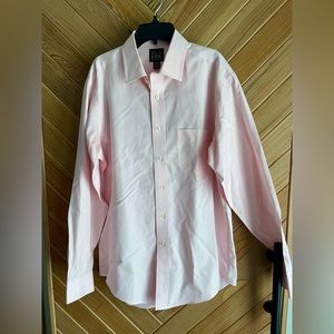 Men’s Jos. A Bank traveler shirt